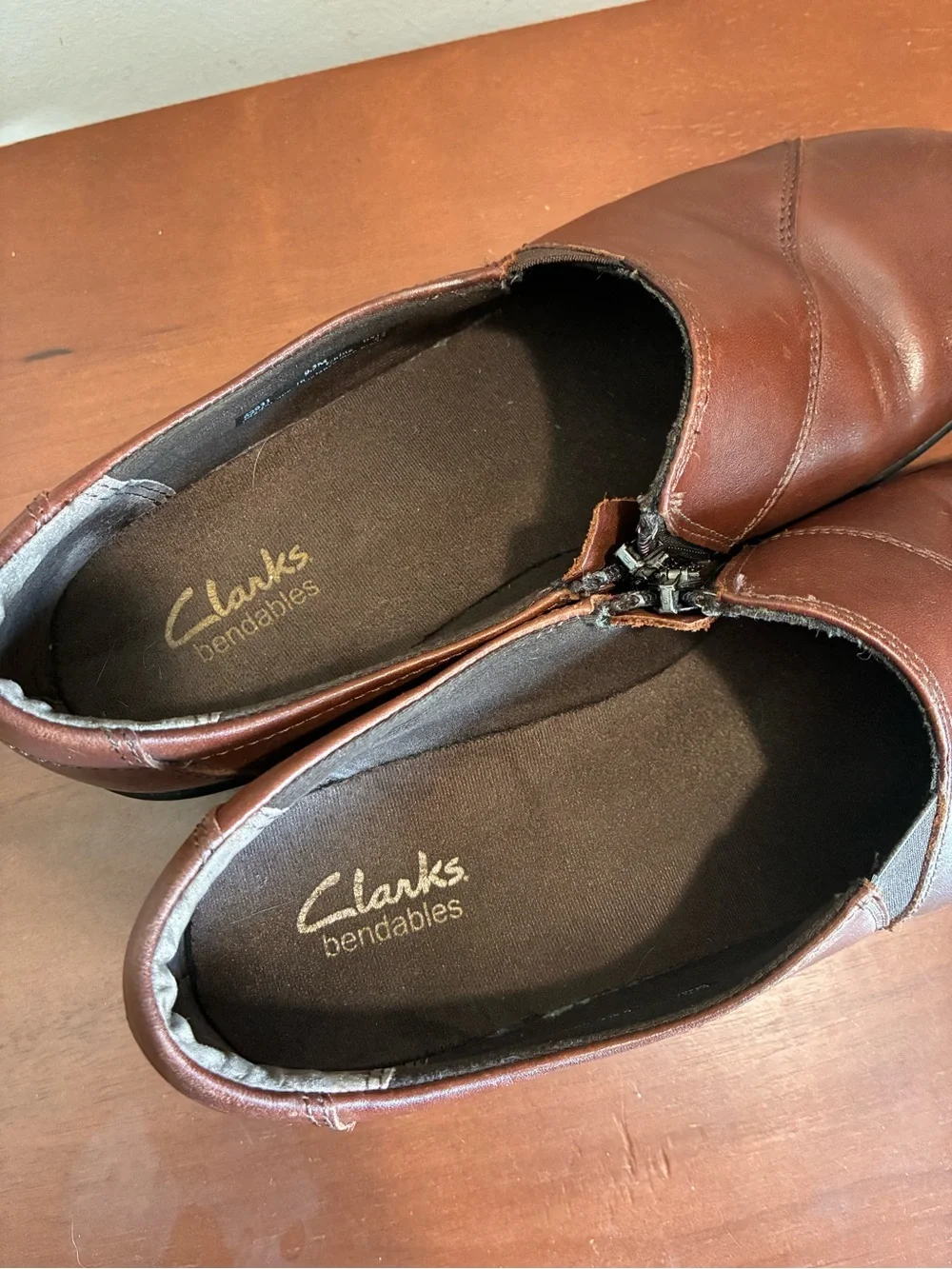 Clarks Bendables Brown Leather Side Zipper Slip-on Shoes Women’s Size 9.5